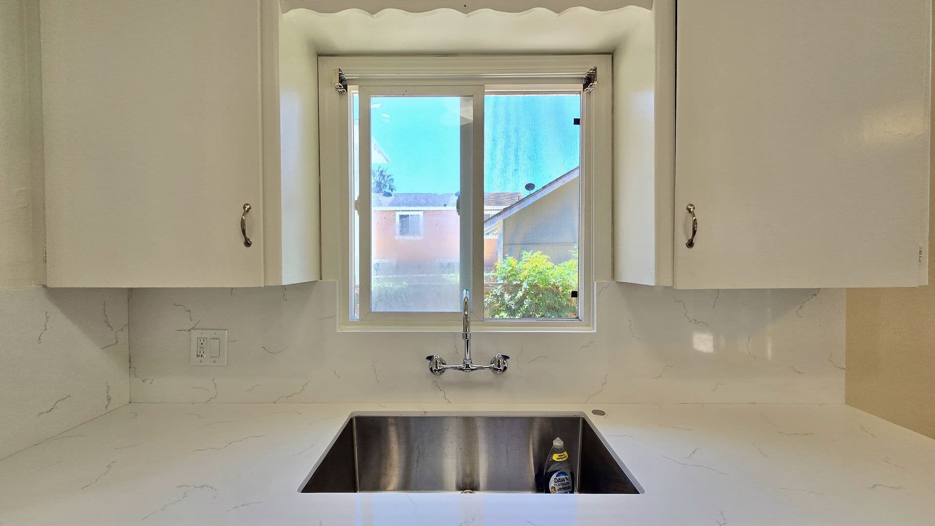 San Pedro Apartment: 3241-45 S. Pacific Avenue