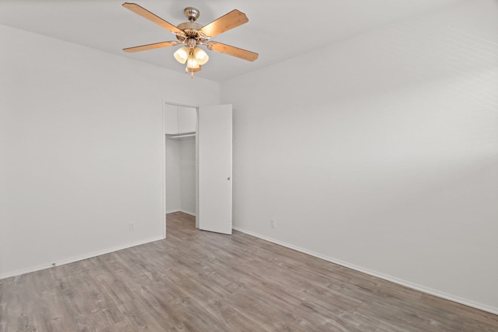 Santa Monica Apartment: 1143 -10th St