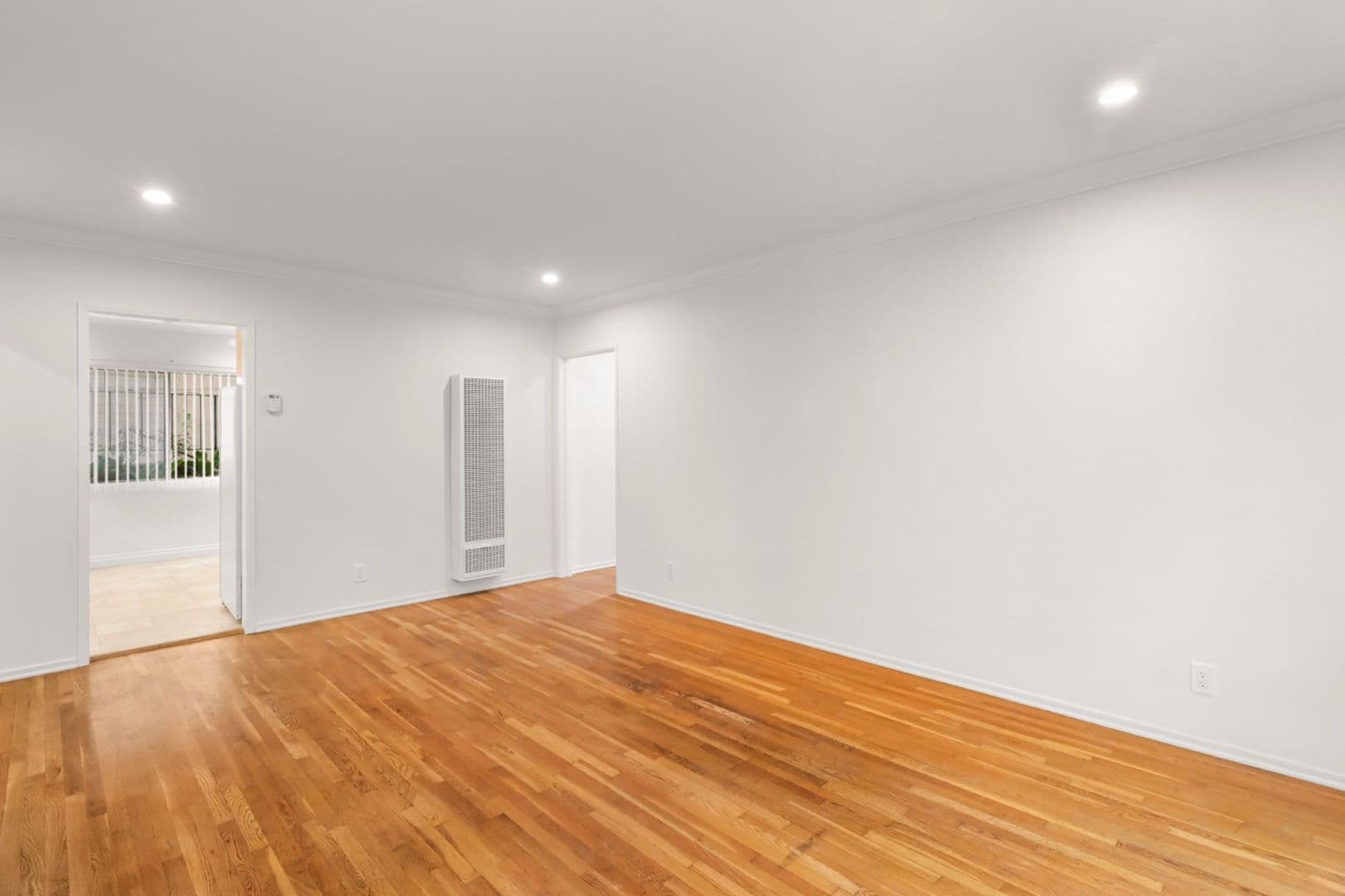 Los Angeles Apartment: 1451 Armacost Ave