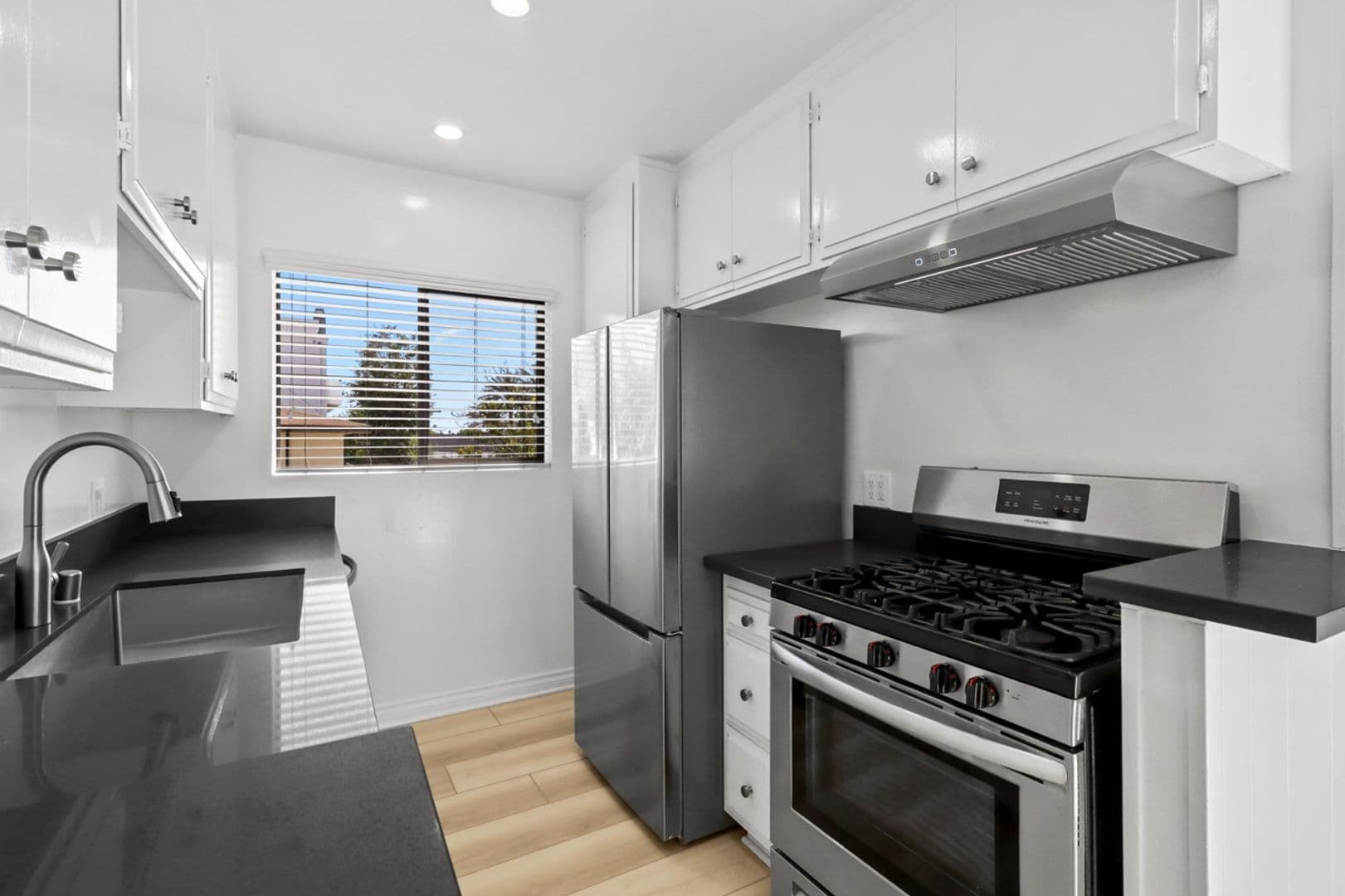 Los Angeles Apartment: 1226 McClellan Drive