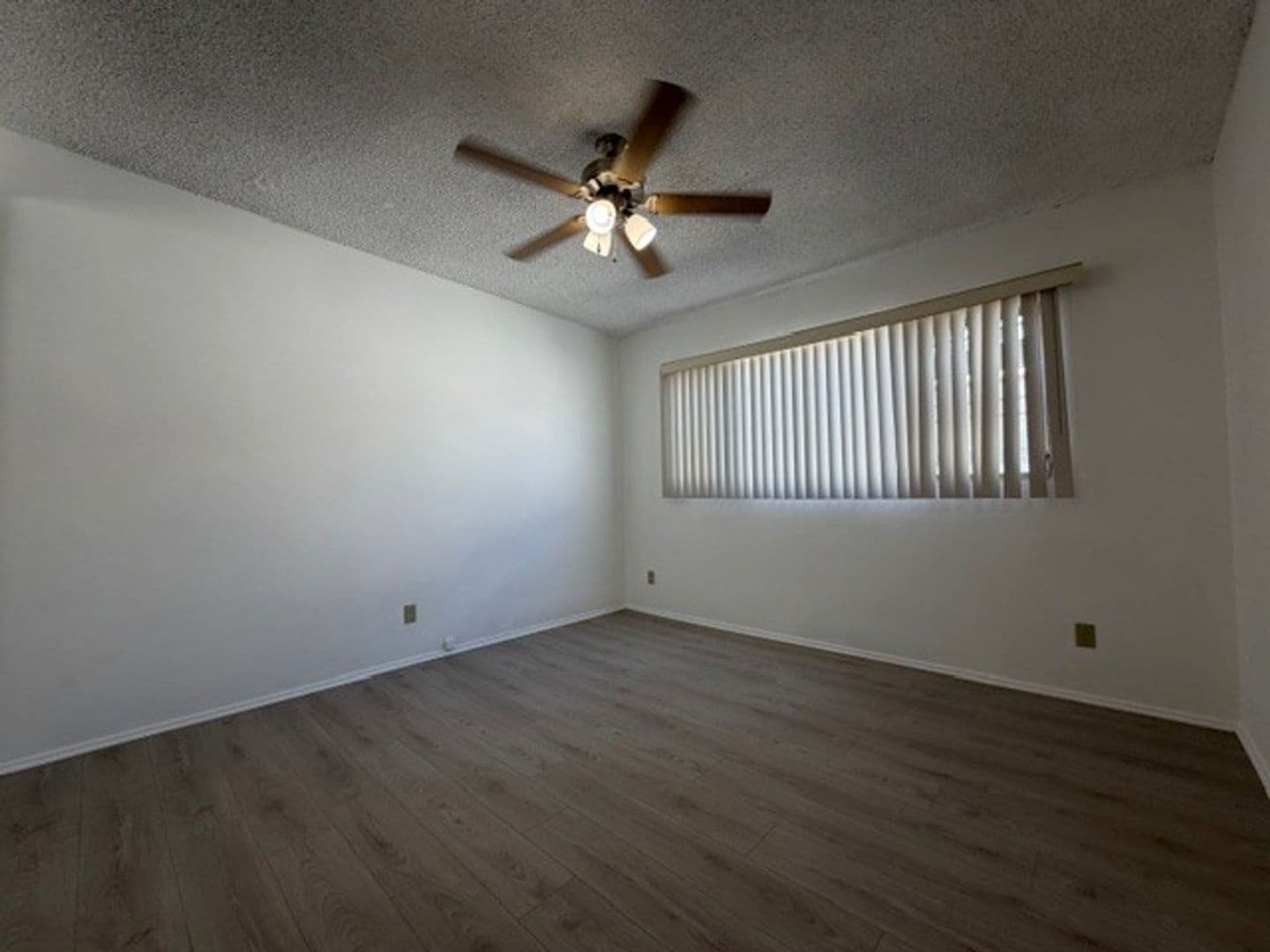 Los Angeles Apartment: 11940 Dorothy St