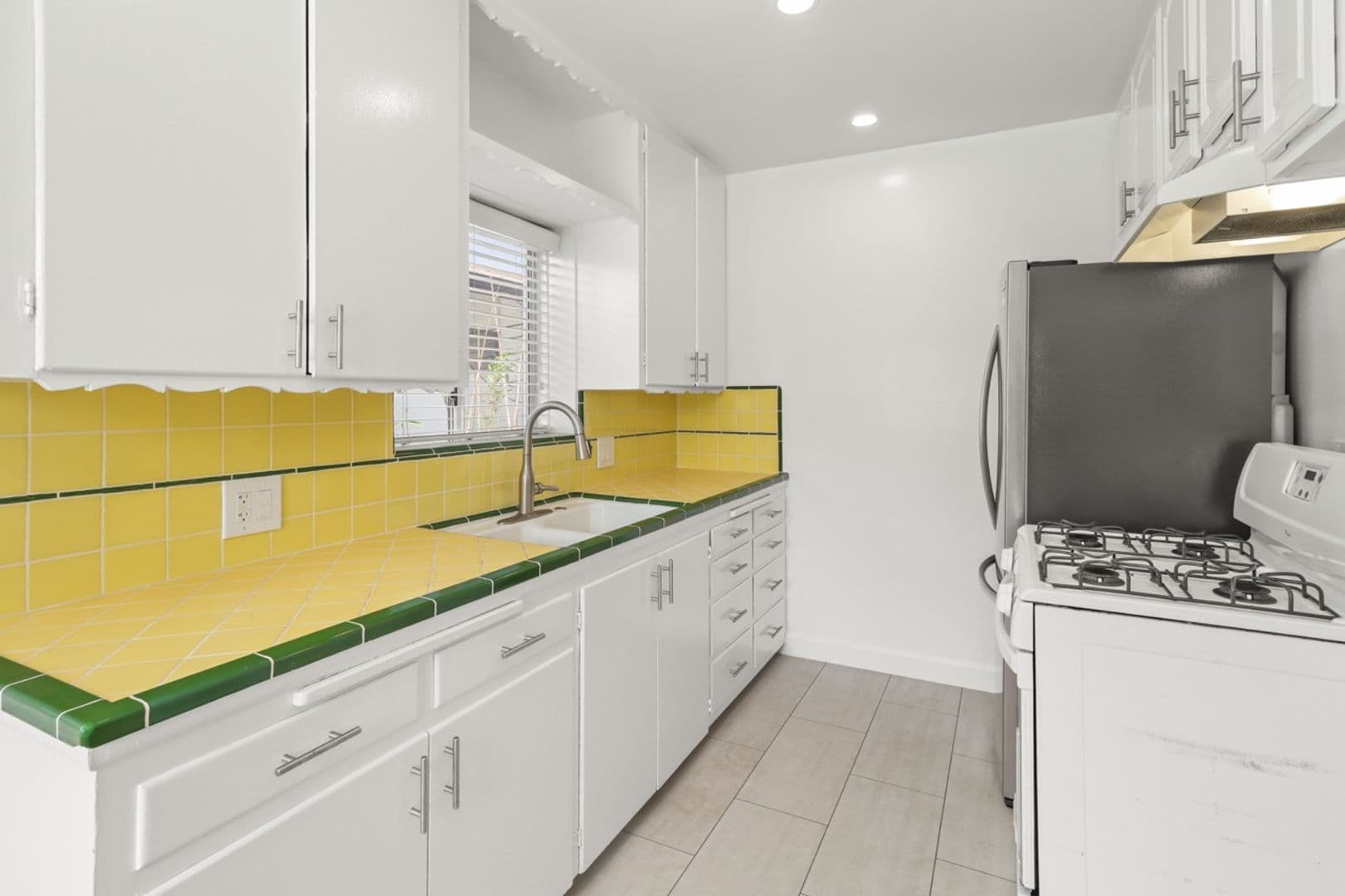 Santa Monica Apartment: 1505-1507 Harvard St.