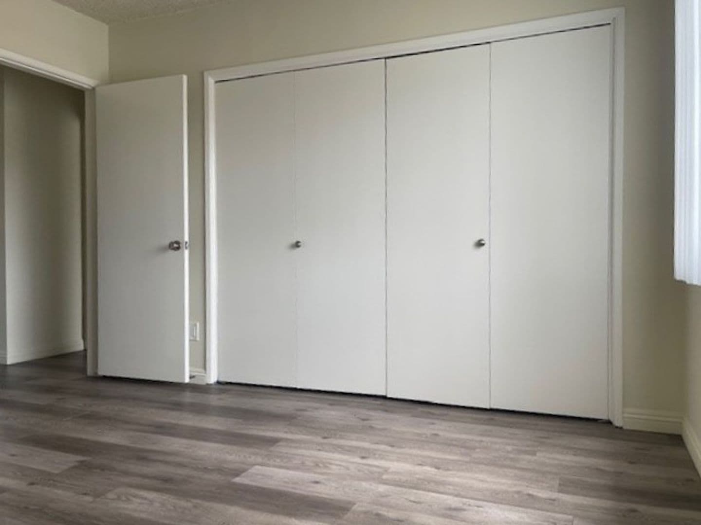 Los Angeles Apartment: 1524 Bundy Dr.