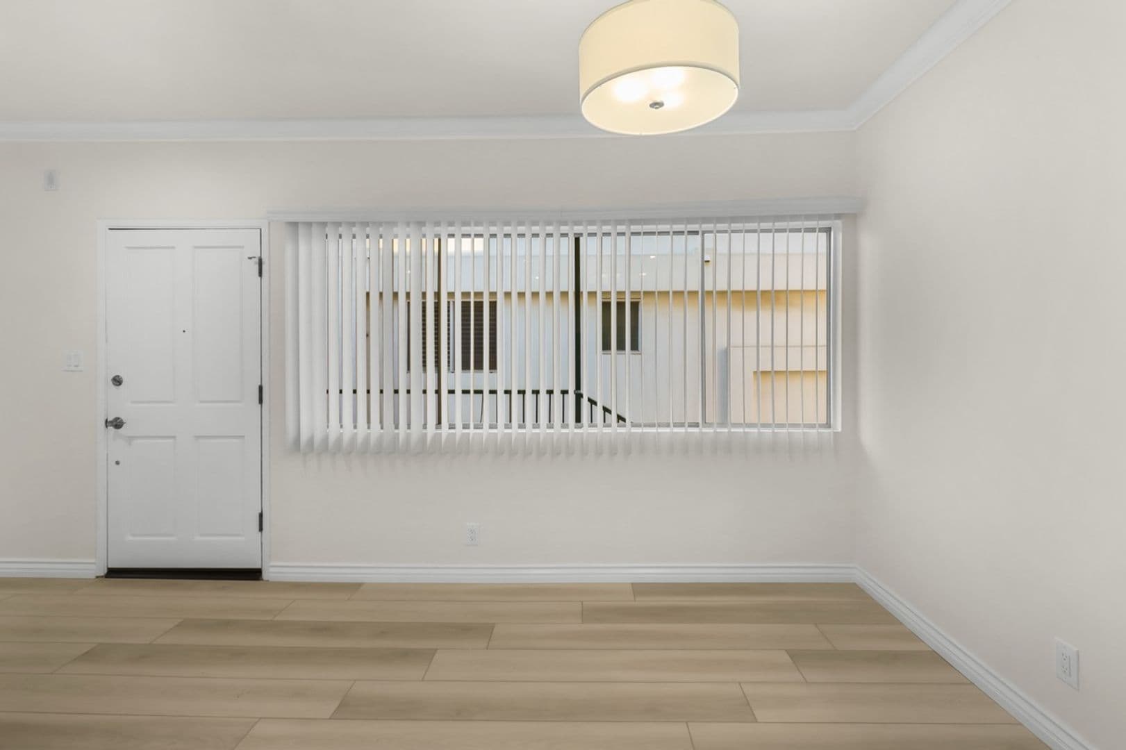 Los Angeles Apartment: 11711 Goshen Ave.