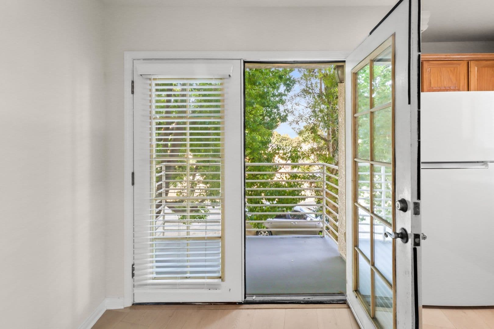 Los Angeles Apartment: 4262 Lindblade Dr
