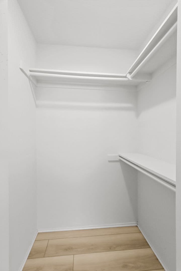 Los Angeles Apartment: 1226 McClellan Drive