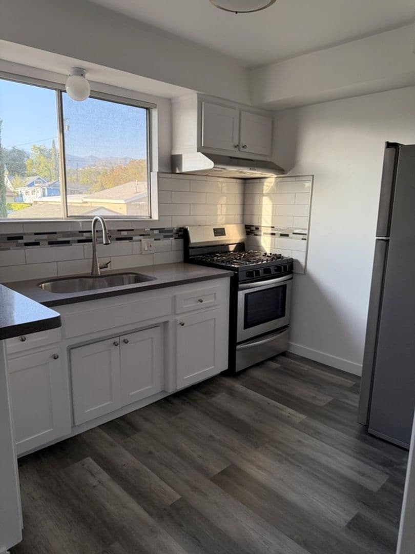 Tujunga CA Apartment: 10431 Kailua Lane