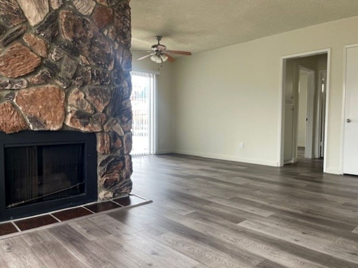 Los Angeles Apartment: 1524 Bundy Dr.