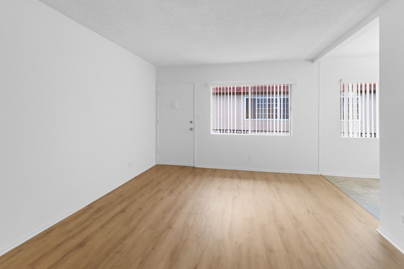 Los Angeles Apartment: 3709 Midvale Ave