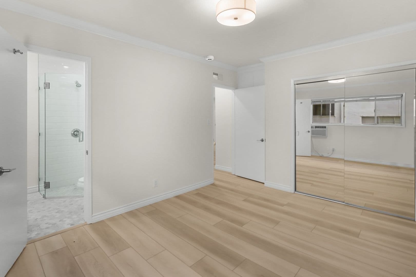 Los Angeles Apartment: 11711 Goshen Ave.