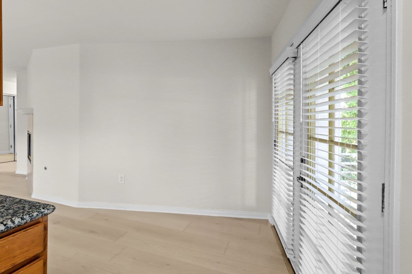 Los Angeles Apartment: 4262 Lindblade Dr