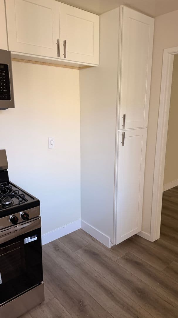 Sunland Apartment: 8608 Foothill Blvd