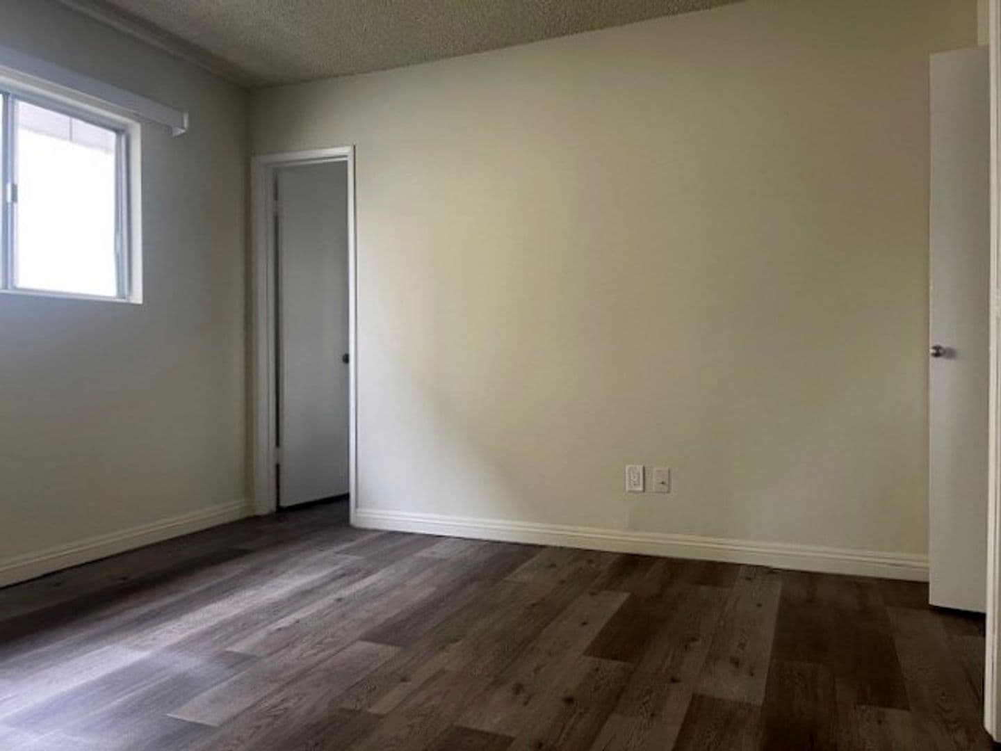 Los Angeles Apartment: 1524 Bundy Dr.