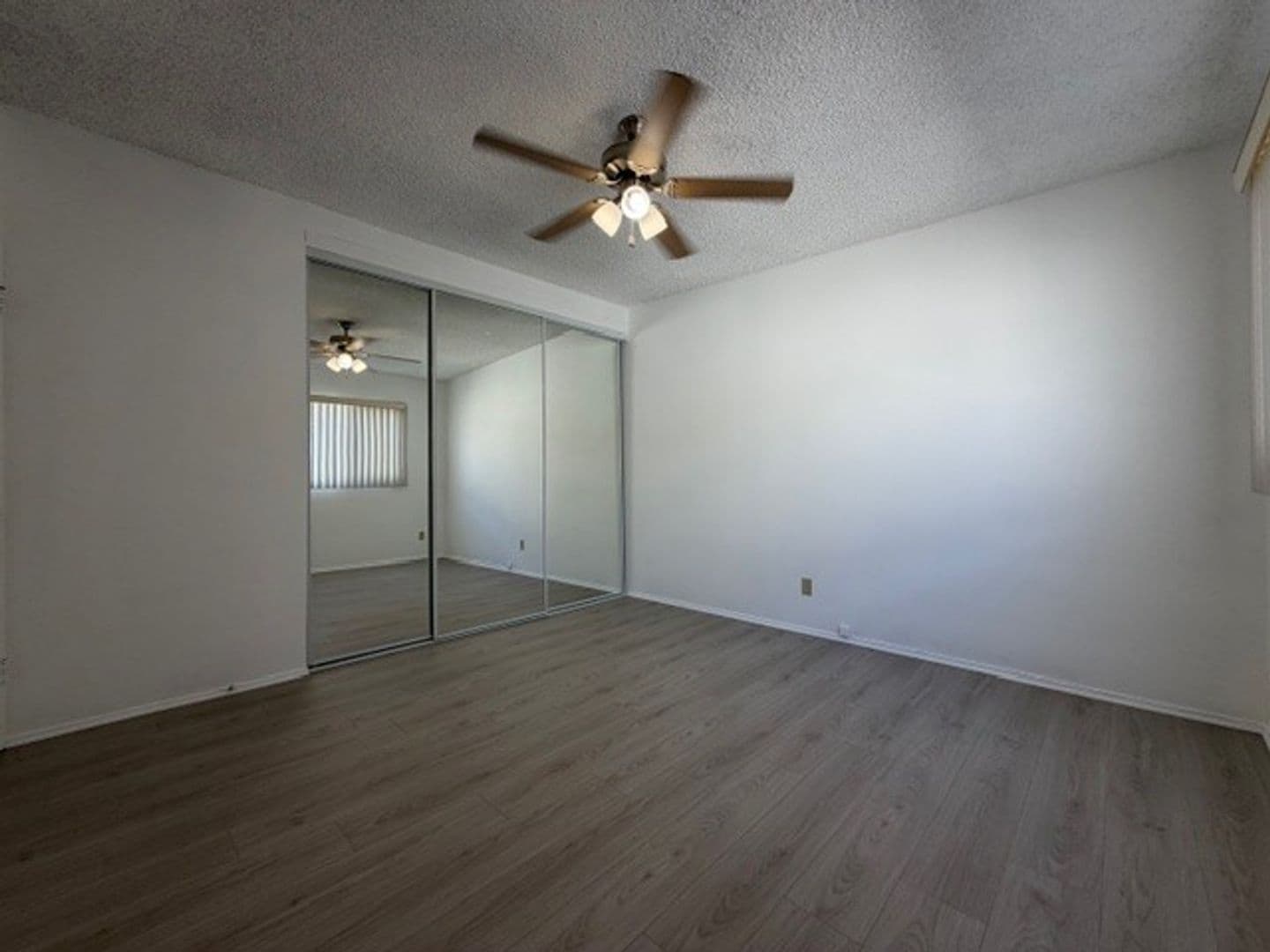 Los Angeles Apartment: 11940 Dorothy St
