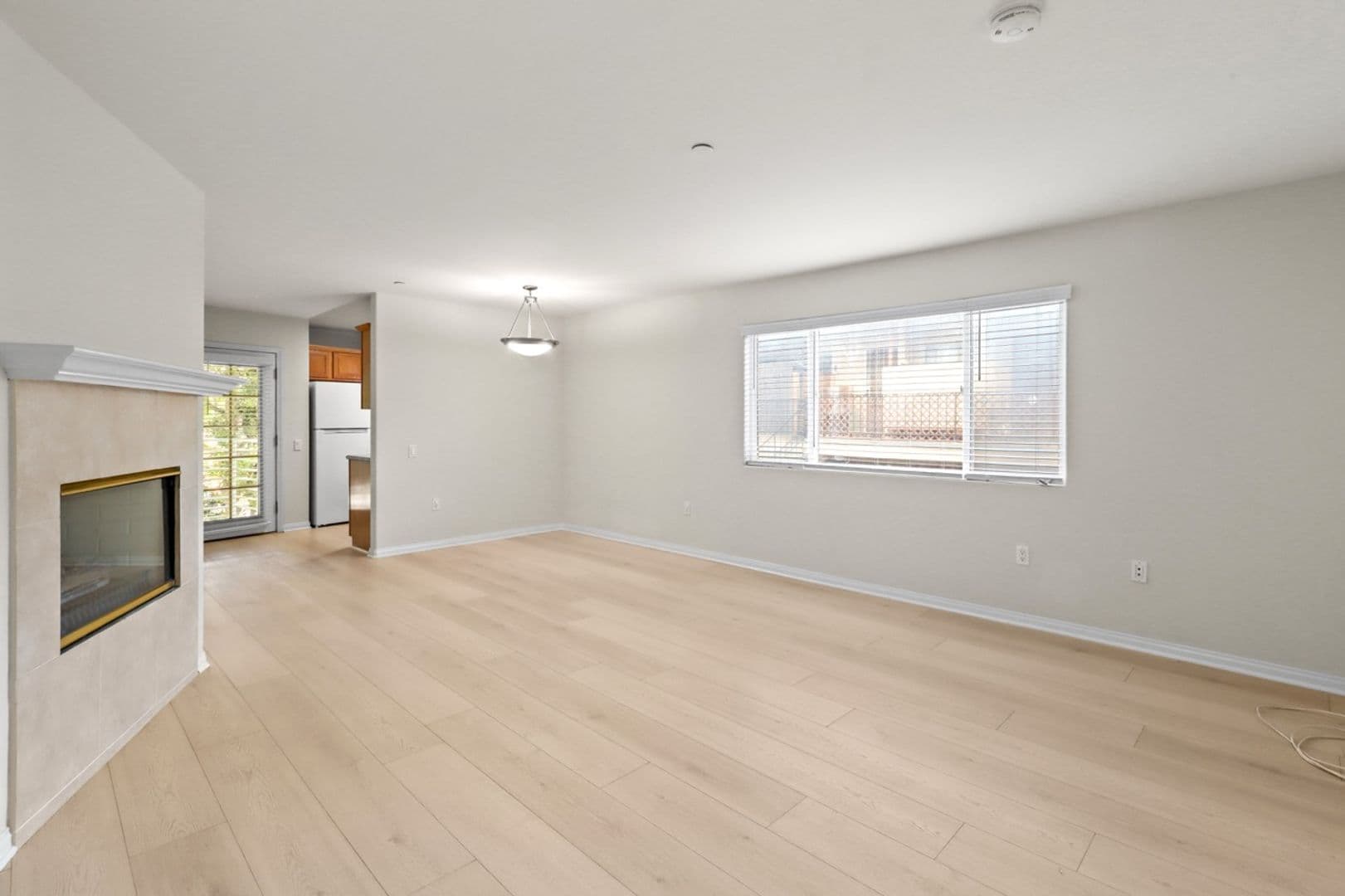 Los Angeles Apartment: 4262 Lindblade Dr