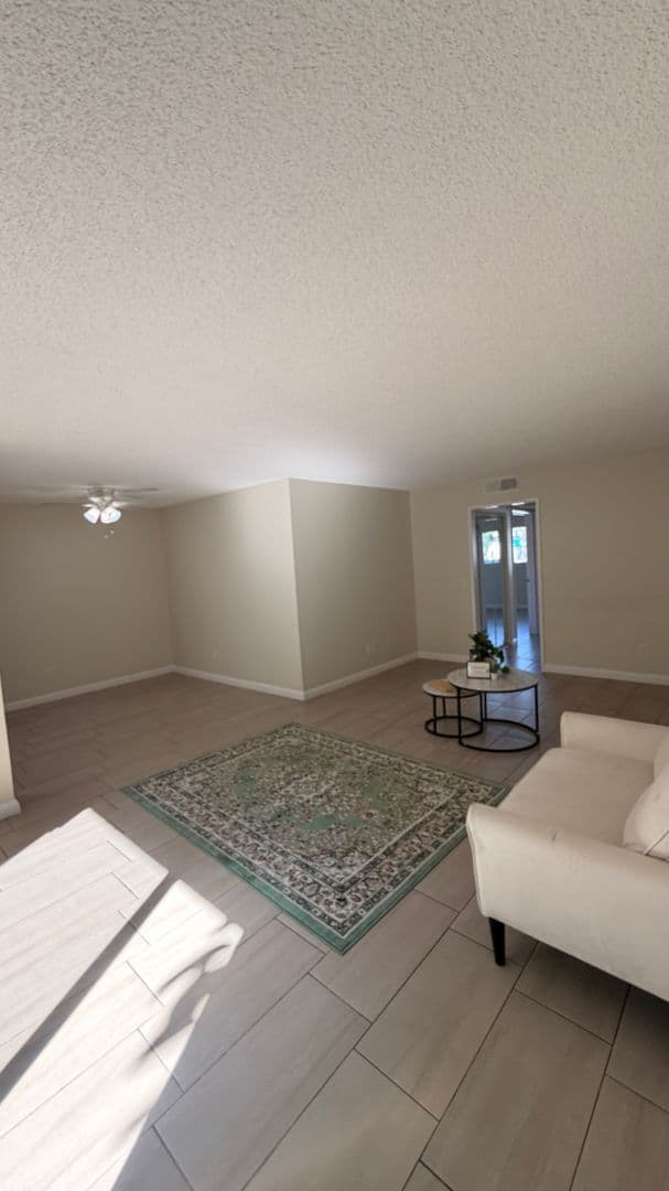 Sunland Apartment: 8608 Foothill Blvd