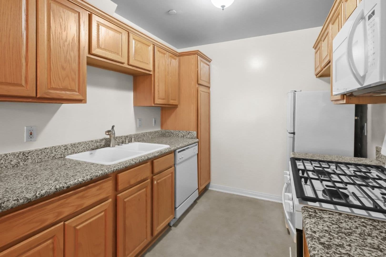 Los Angeles Apartment: 4262 Lindblade Dr