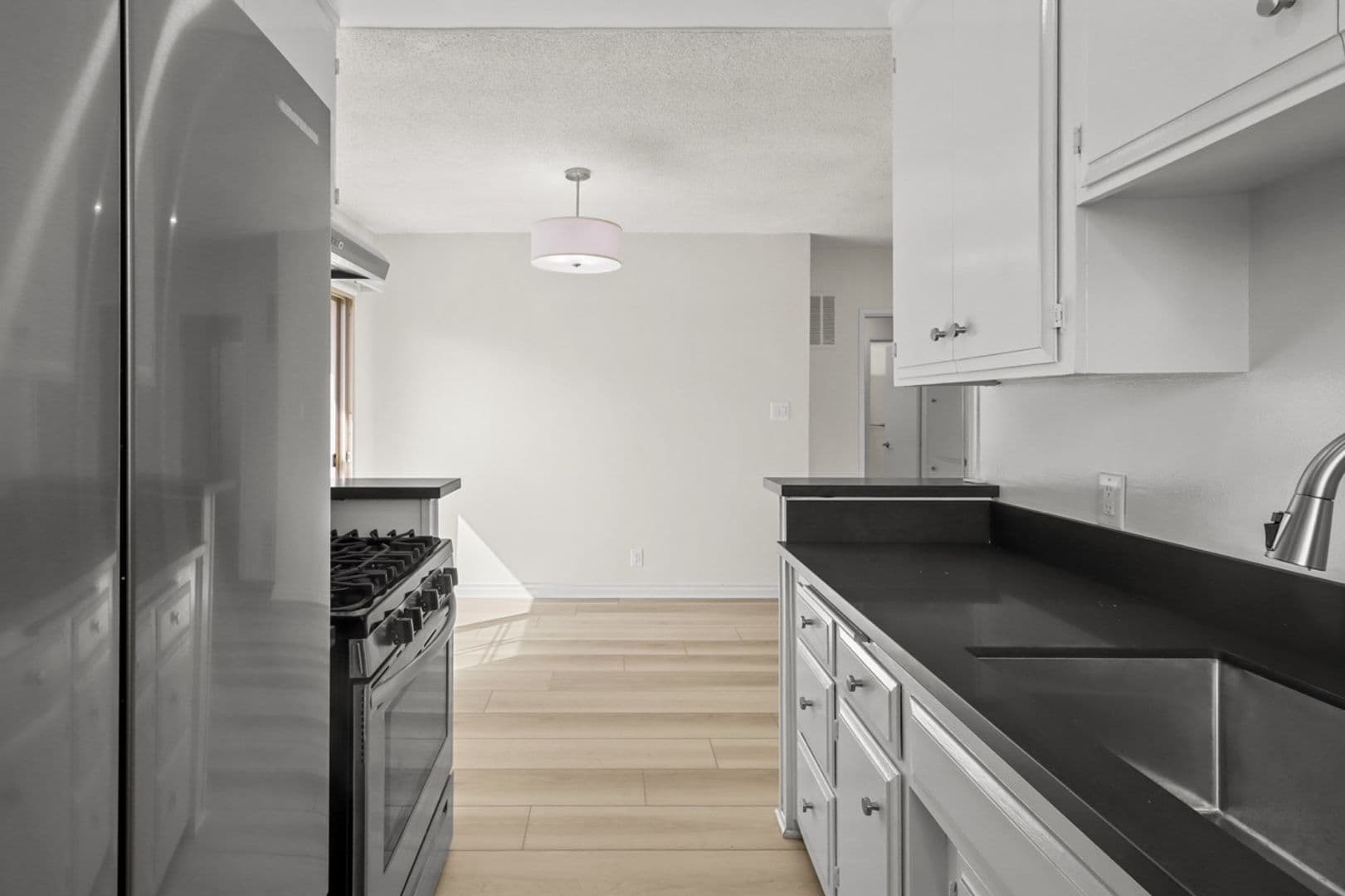 Los Angeles Apartment: 1226 McClellan Drive