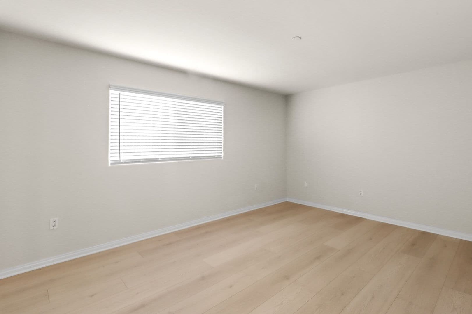 Los Angeles Apartment: 4262 Lindblade Dr