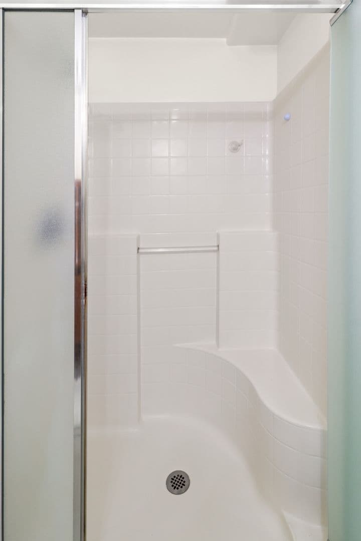 Los Angeles Apartment: 4262 Lindblade Dr