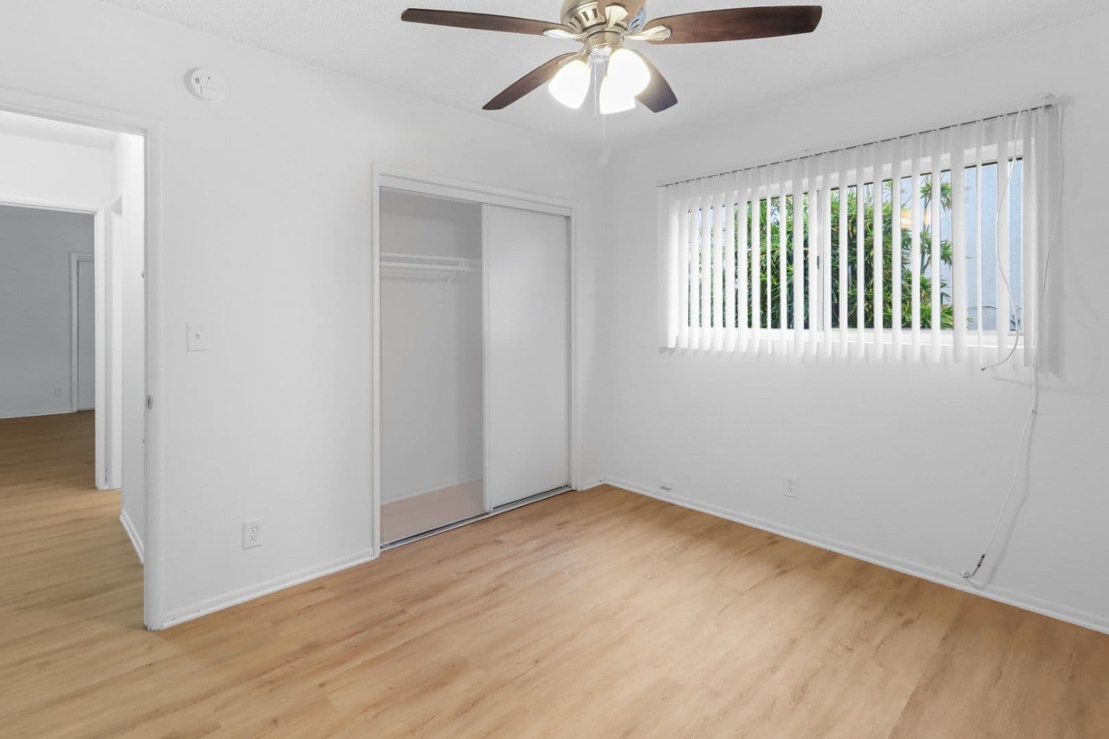 Los Angeles Apartment: 3709 Midvale Ave