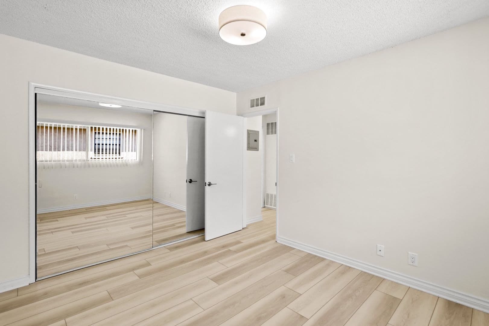 Los Angeles Apartment: 1226 McClellan Drive