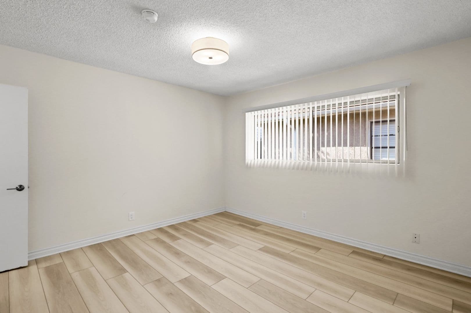 Los Angeles Apartment: 1226 McClellan Drive