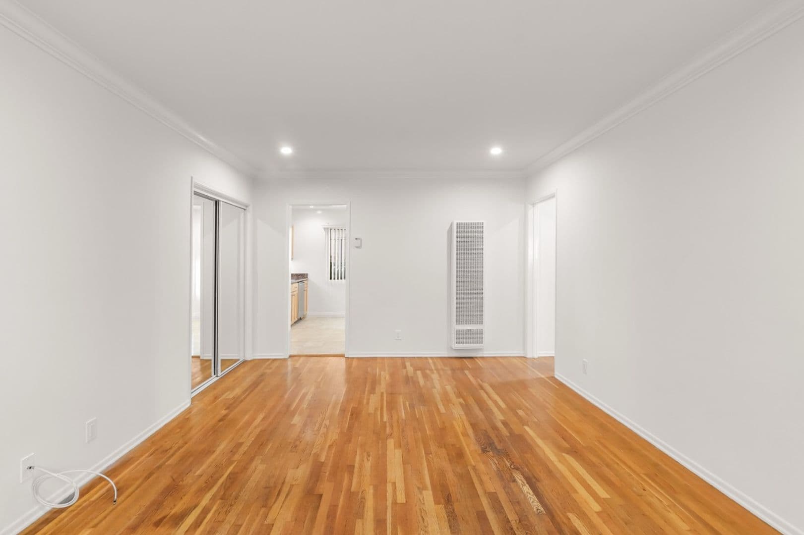 Los Angeles Apartment: 1451 Armacost Ave