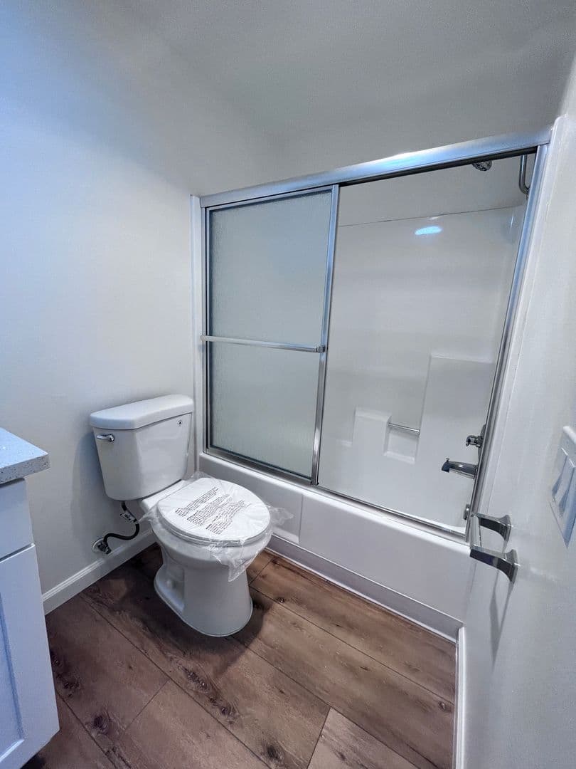 Sunland Apartment: 8608 Foothill Blvd