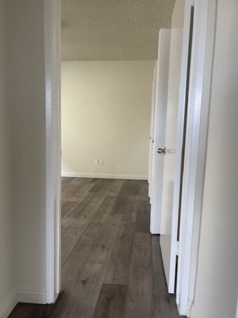 Los Angeles Apartment: 1524 Bundy Dr.