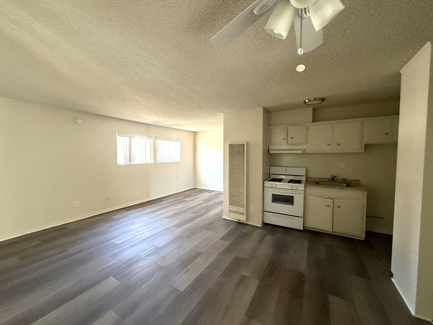 Reseda CA Apartment: 17801 Sherman Way