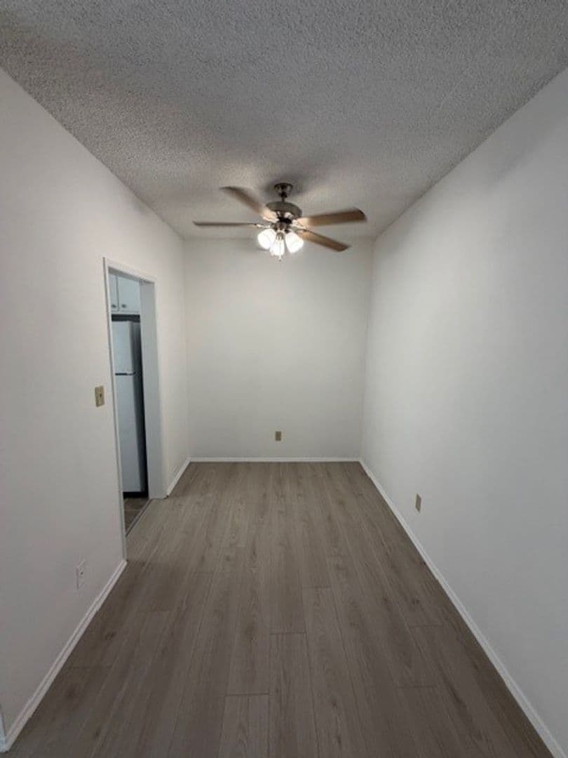 Los Angeles Apartment: 11940 Dorothy St