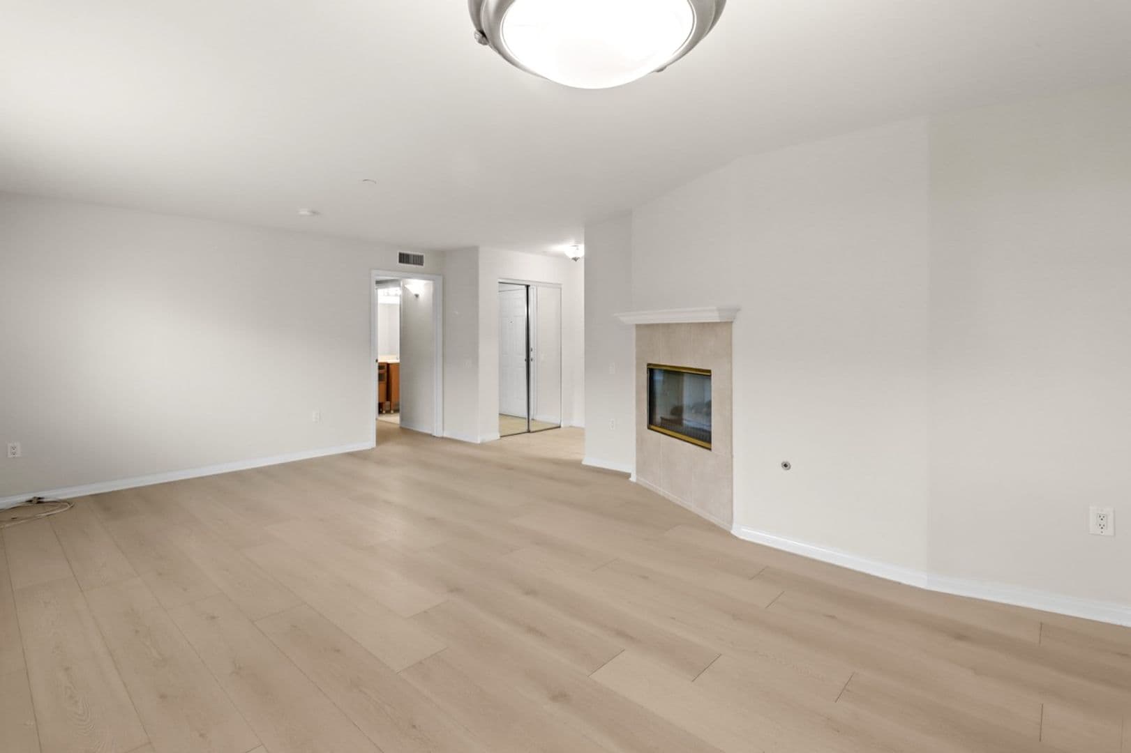 Los Angeles Apartment: 4262 Lindblade Dr