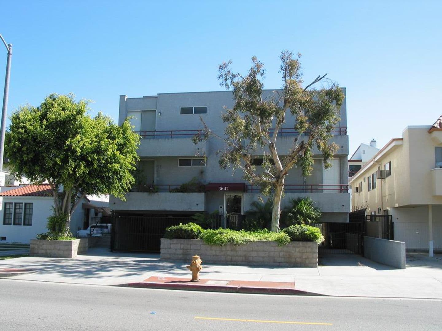 Los Angeles Apartment: 3642 Hughes Ave