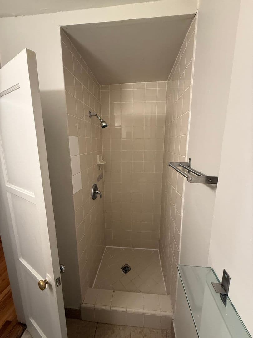 Los Angeles Apartment: 901 N Formosa Ave