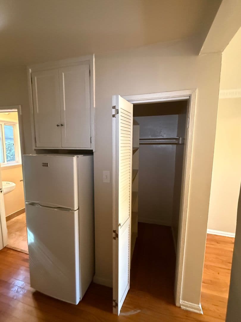 Los Angeles Apartment: 901 N Formosa Ave