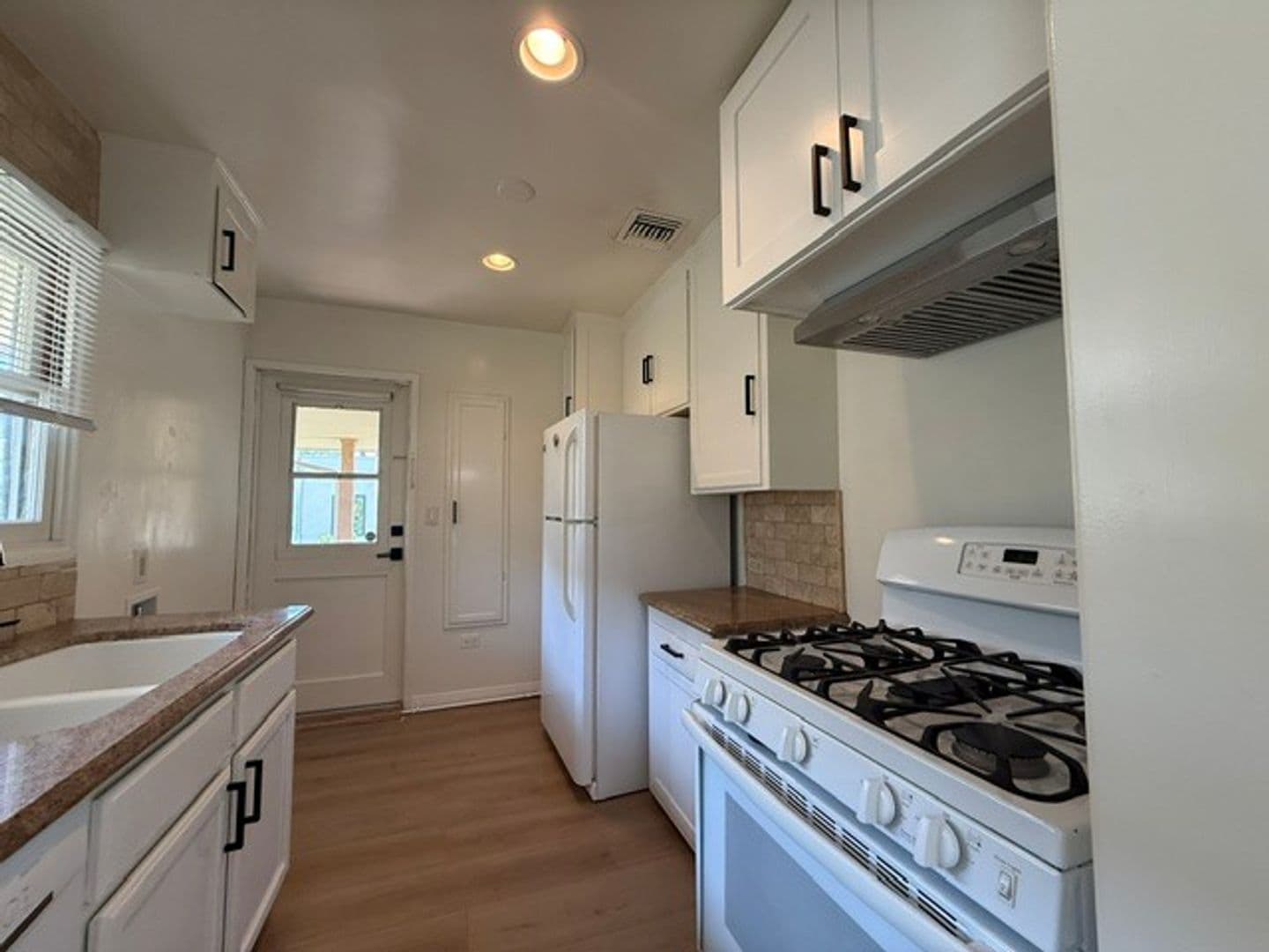 So Pasadena Apartment: 1715 Raymond Hill Rd
