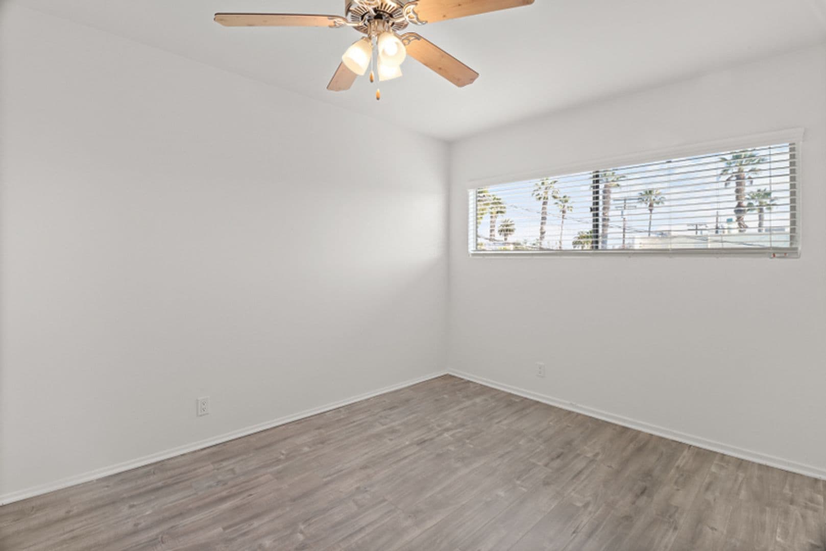 Santa Monica Apartment: 1143 -10th St
