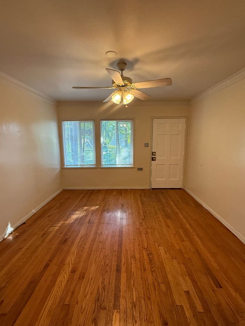 Los Angeles Apartment: 901 N Formosa Ave
