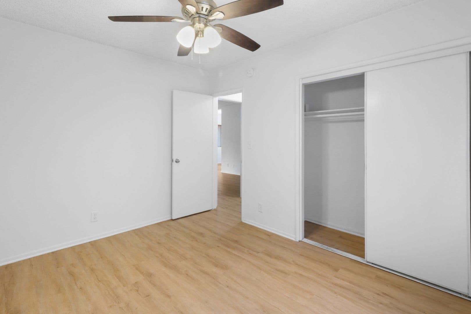 Los Angeles Apartment: 3709 Midvale Ave