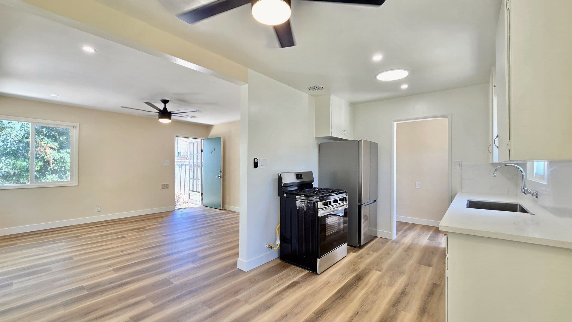 San Pedro Apartment: 3241-45 S. Pacific Avenue