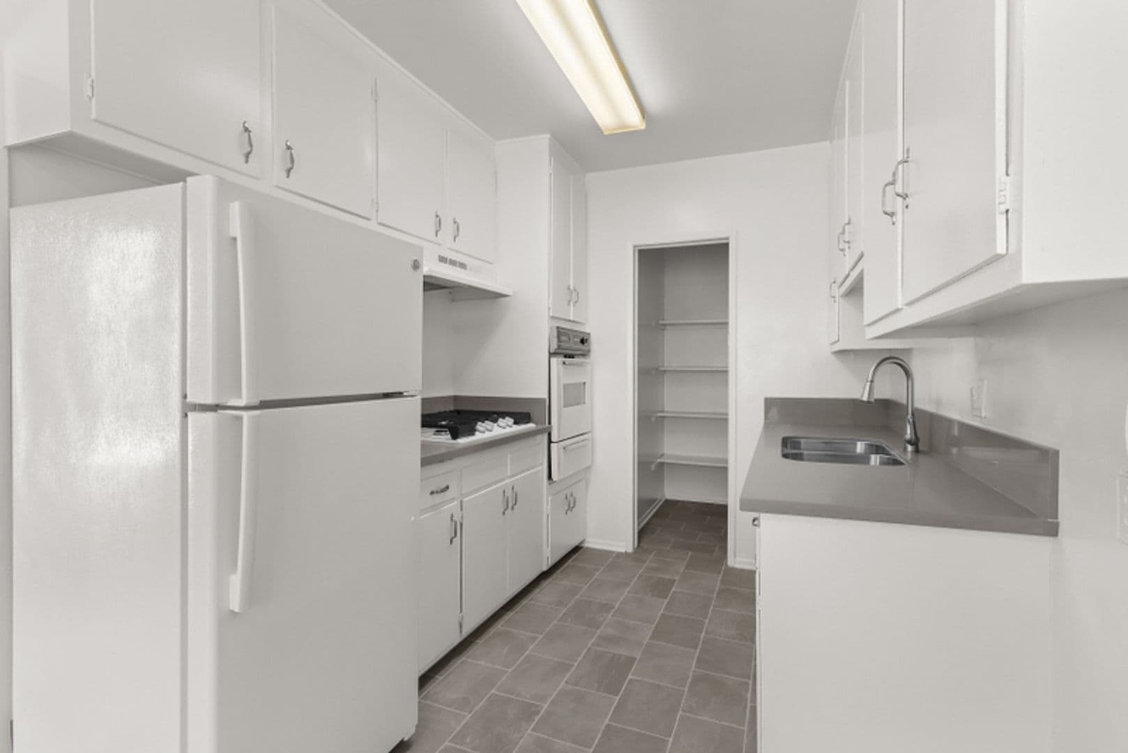Santa Monica Apartment: 1143 -10th St