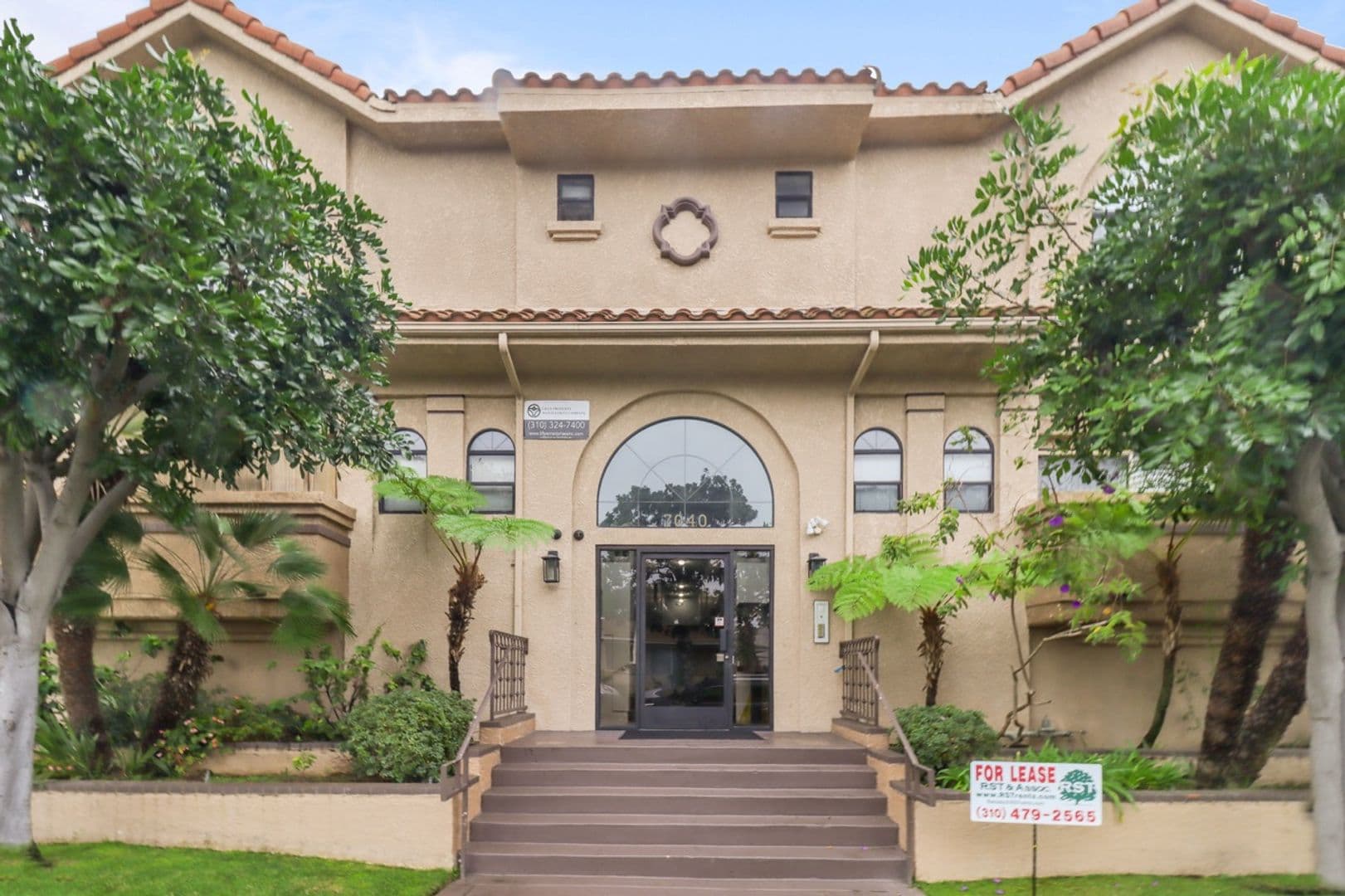Los Angeles Apartment: 7040 Flight Ave.