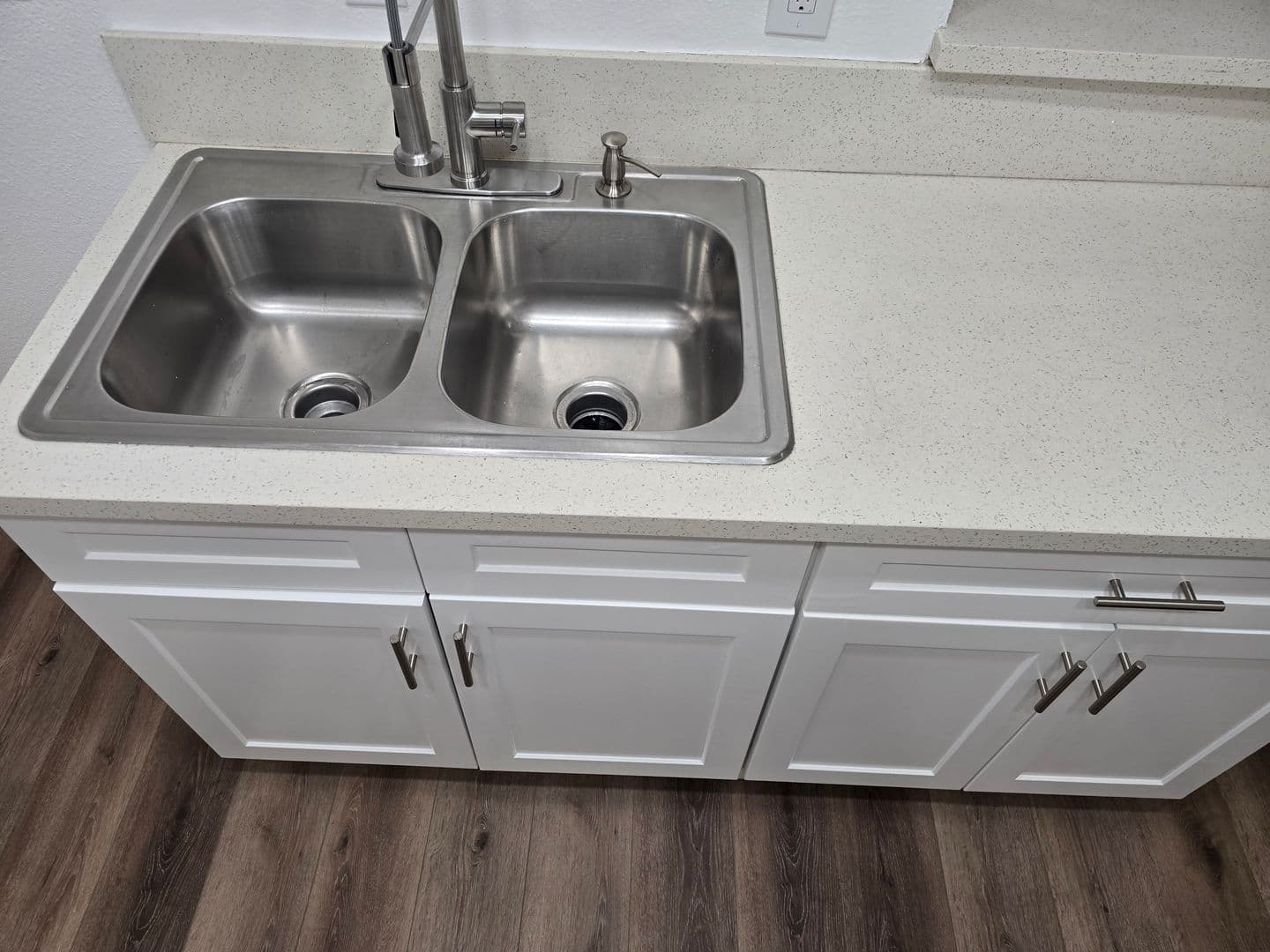 Panorama City Apartment: 9429 Van Nuys Blvd