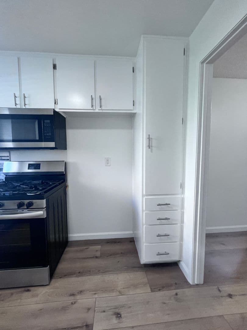Sunland Apartment: 8608 Foothill Blvd