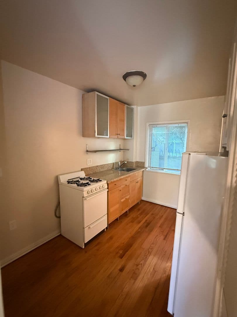 Los Angeles Apartment: 901 N Formosa Ave