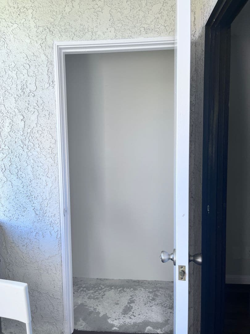 Sunland Apartment: 8608 Foothill Blvd