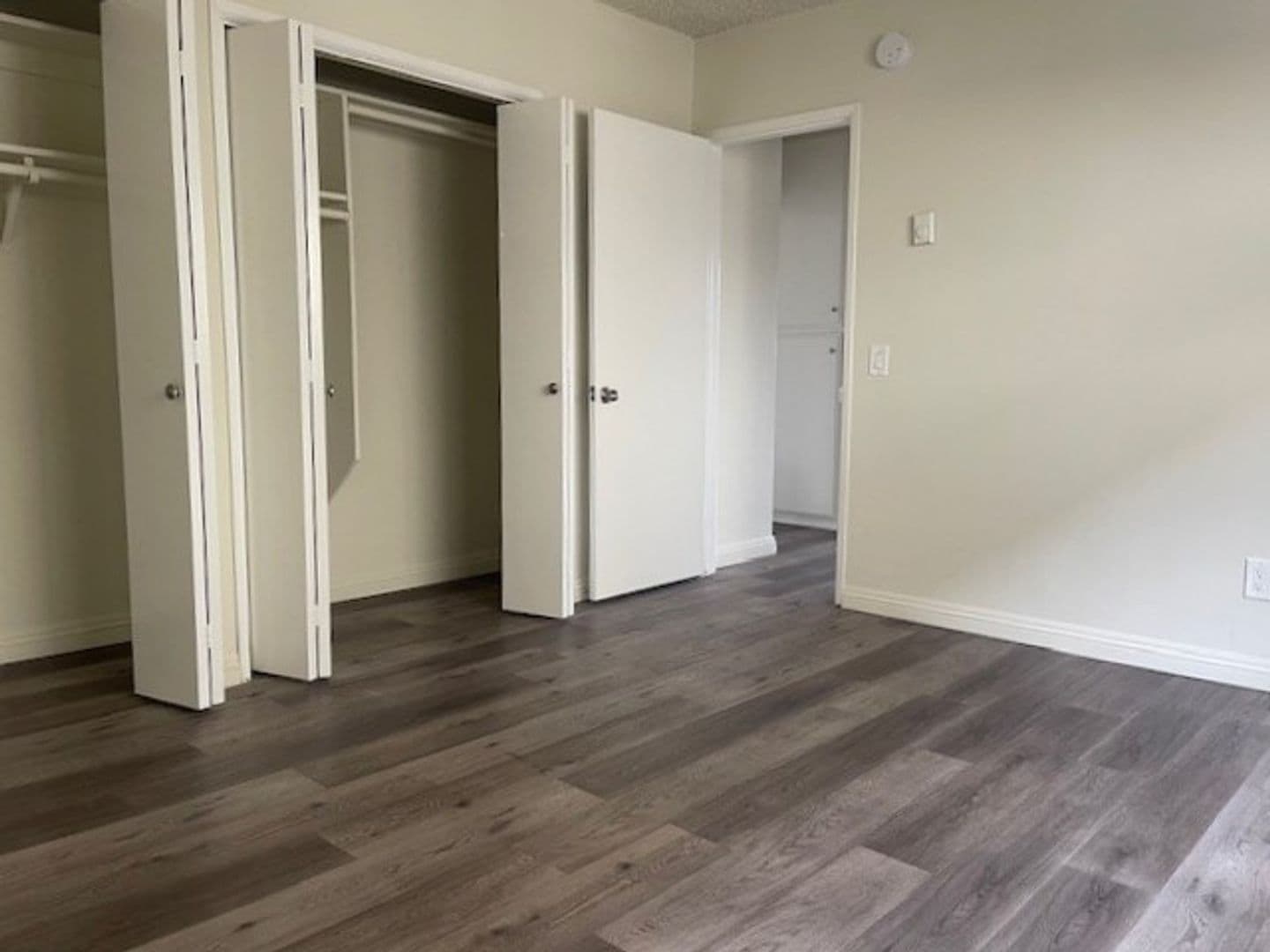 Los Angeles Apartment: 1524 Bundy Dr.