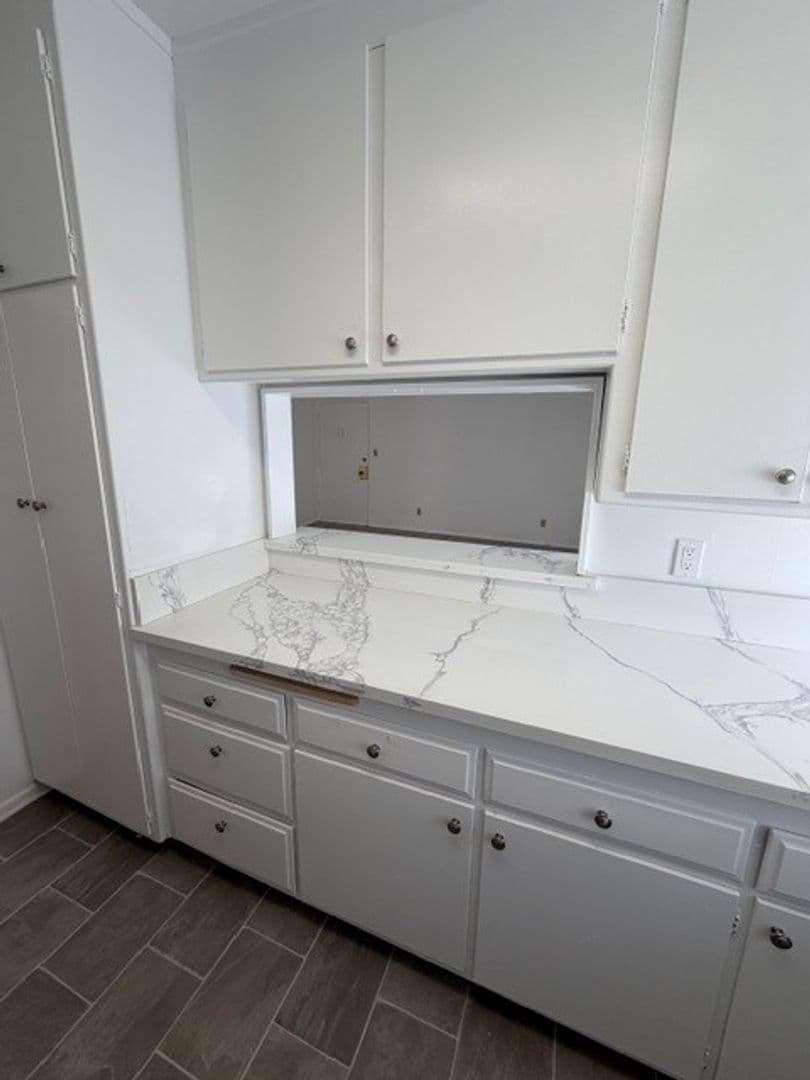 Los Angeles Apartment: 11940 Dorothy St