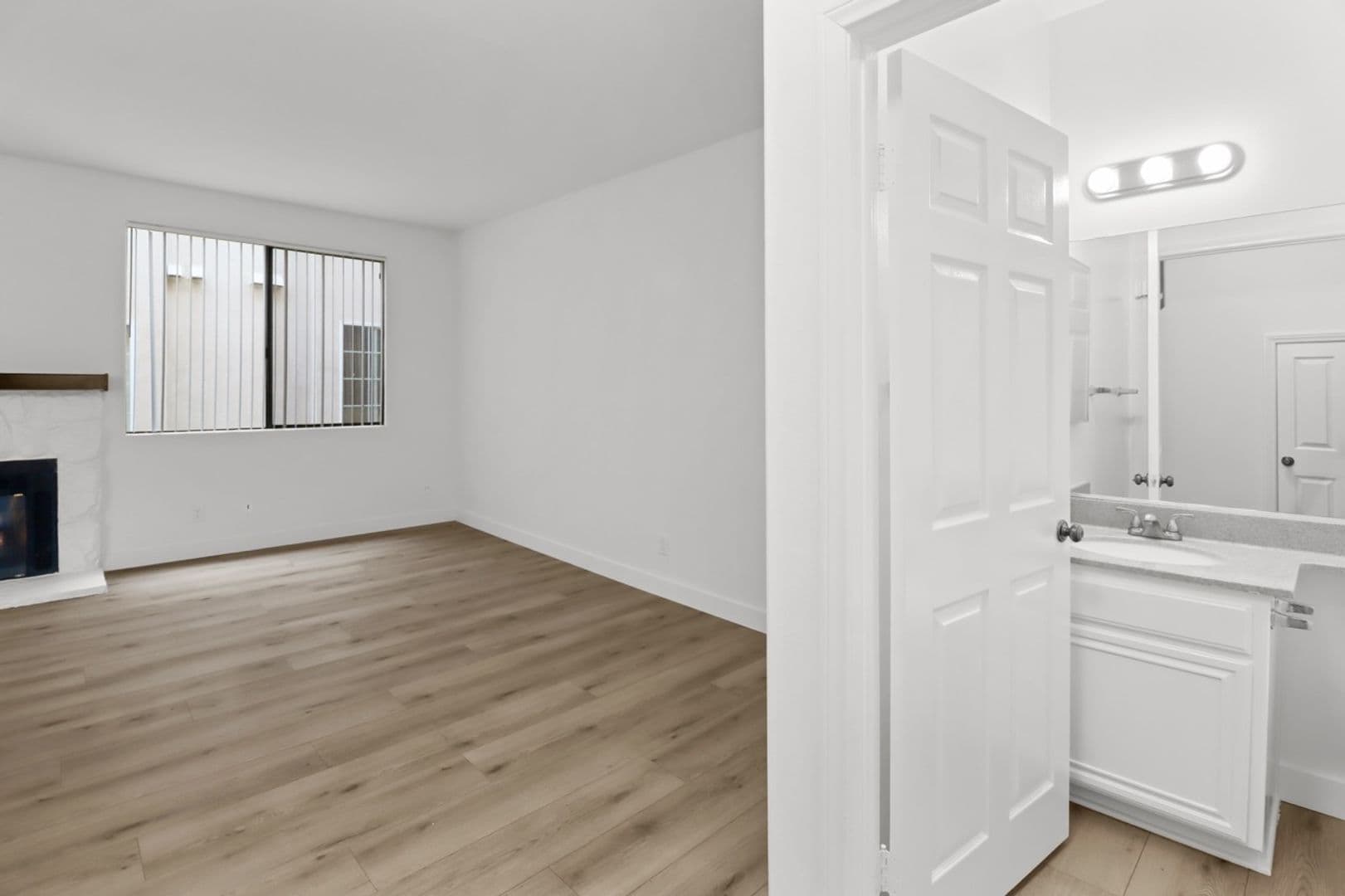 Los Angeles Apartment: 7040 Flight Ave.